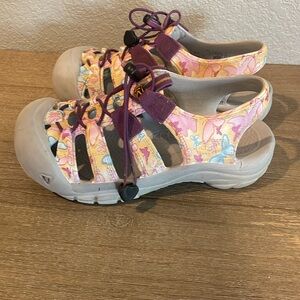 KEEN Girl's Athletic Hiking Outdoor Sandals